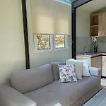 Aria's 2 *