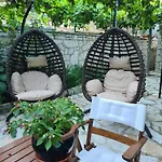 Aria's 2 Himara